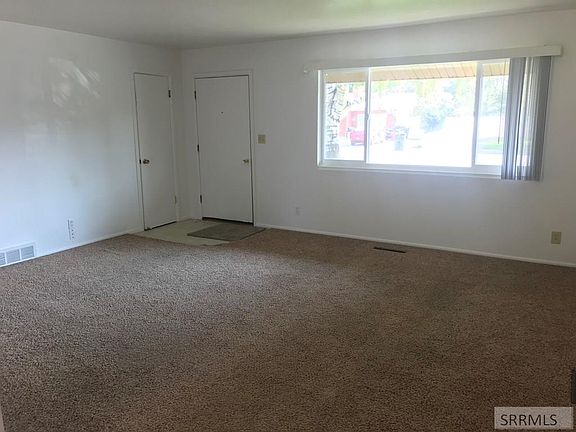 2nd image of 373 Moonlite Dr