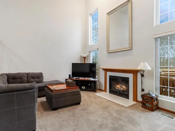 1783 Woodland CIRCLE #12-11, Lake Geneva, WI 53147