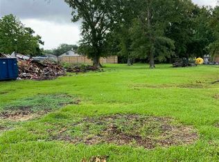 6420 Val St, Groves, TX 77619