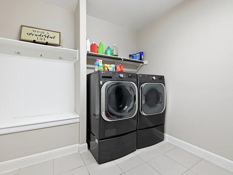 135 Clearwater Way — Photo 32