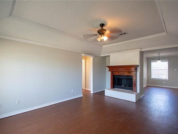 4th image of 418 Signal Hill Ct N