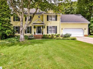 110 Ravenwood Ln, Simpsonville, SC 29681