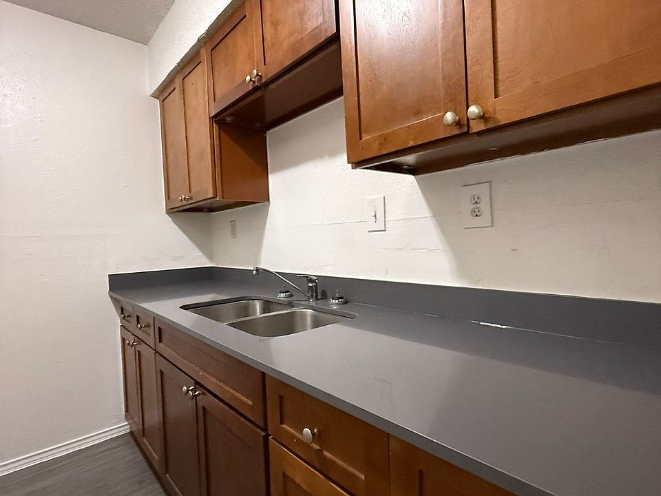 Upgraded granite countertops. (*select units)