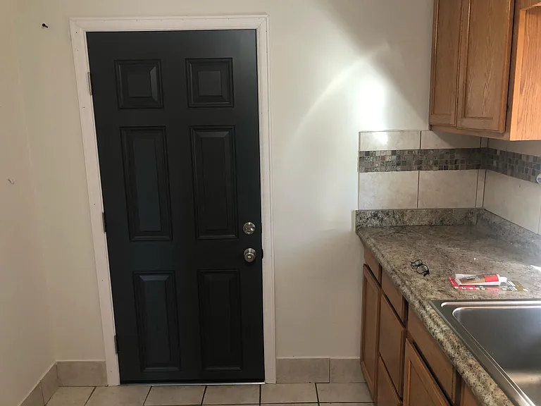 2414 N Vine St — Photo 3