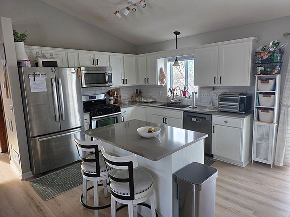 4th image of 7357 Lambert Ave NE