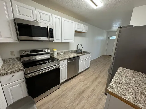 1325 N Main St, Melbourne, AR 72556