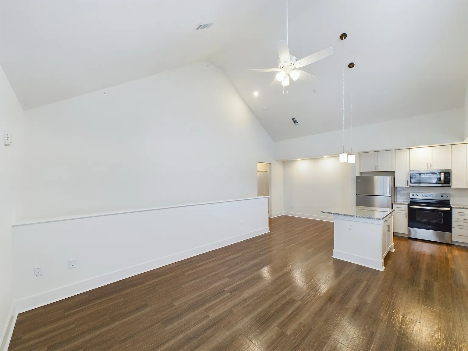 2 bed, 1180 sqft, $2,029 — Photo 1