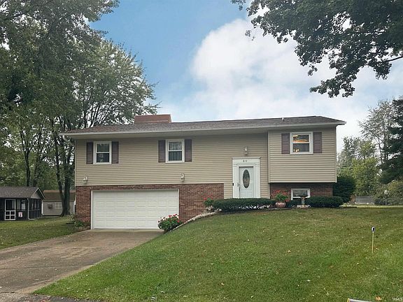 3rd image of 810 S Westwood Dr