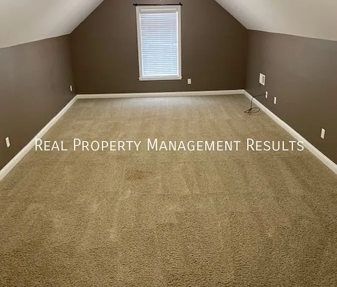 9399 Millicent Ct — Photo 27