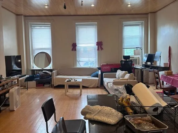 32 S 40th St Floor 2, Philadelphia, PA 19104