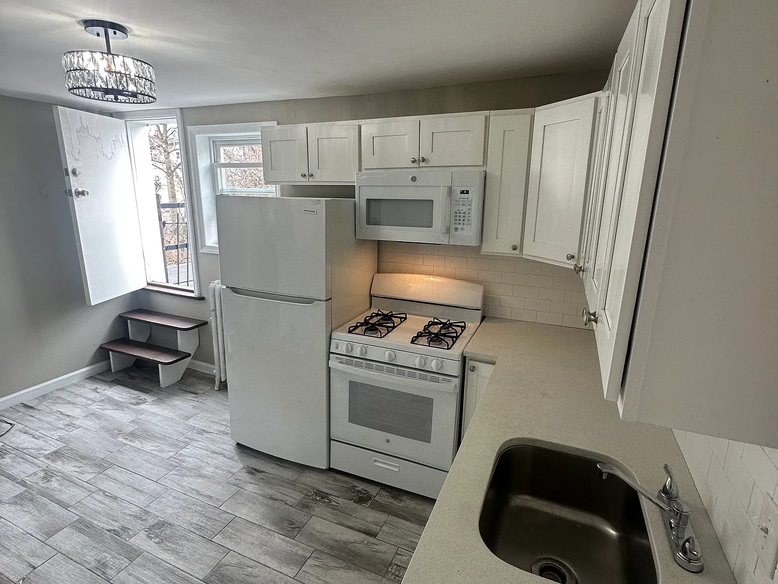 2 bed, 1000 sqft, $1,950 — Photo 1