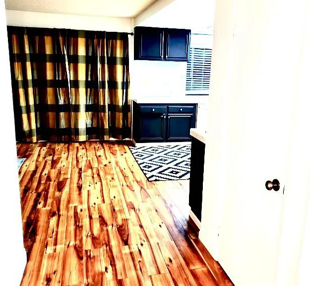 4752 Grandview Dr — Photo 26