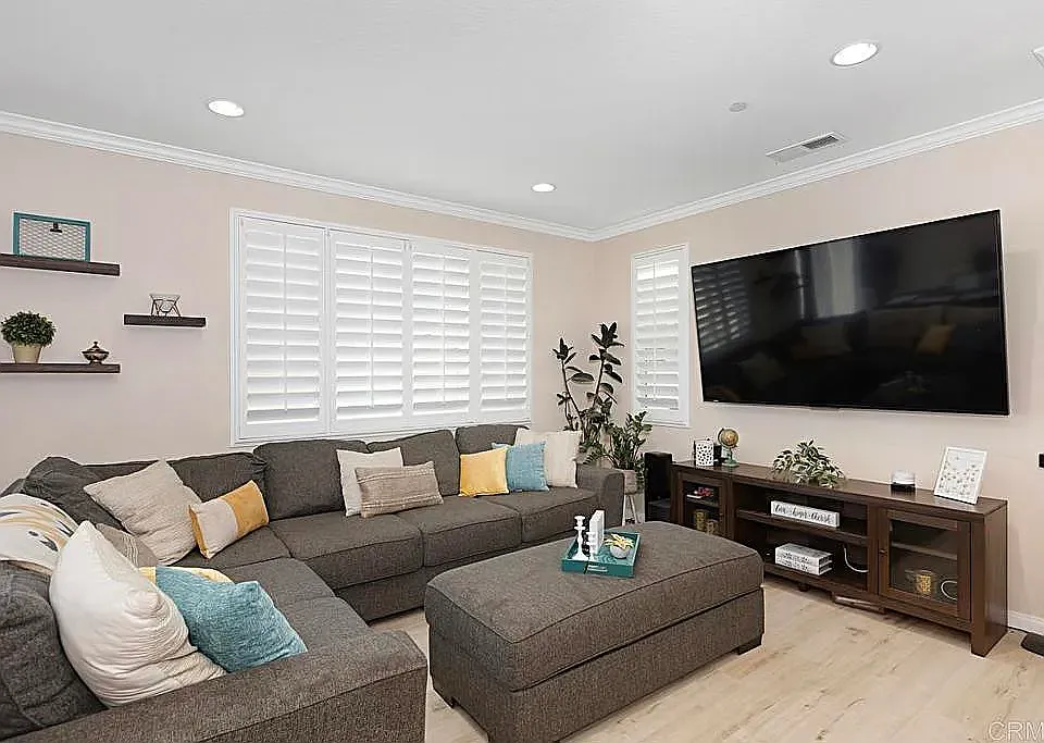 3 bed, 2.5 bath, 1686 sqft, $3,995 — Photo 4