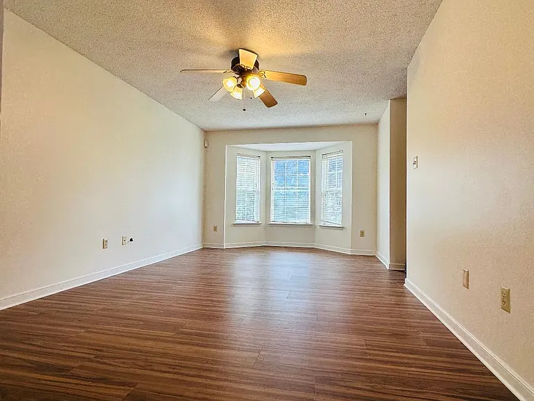 15206 Fern Hollow Ct — Photo 2