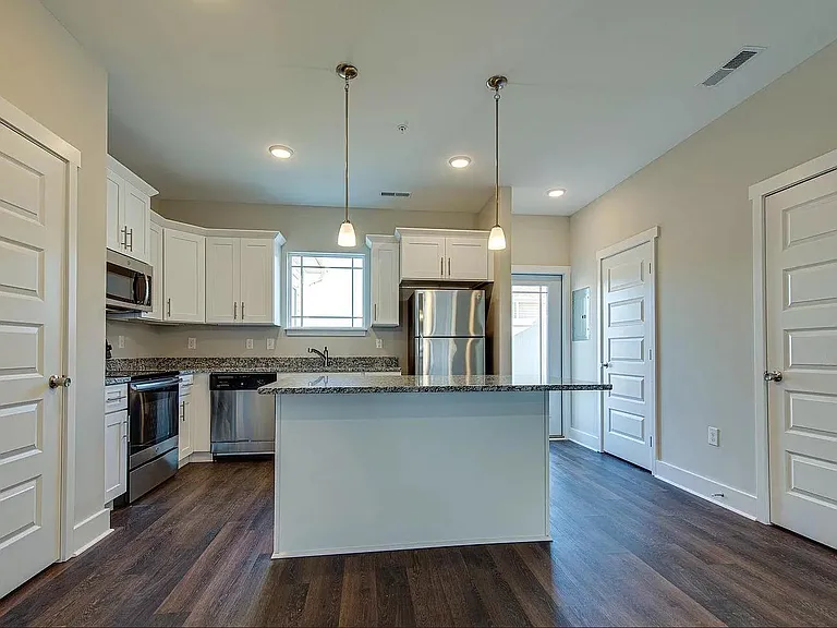 1041 Wells Way — Photo 2