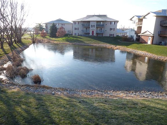 4th image of 303 Duchess Dr