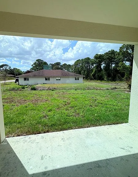 496 Loretta Blvd — Photo 11