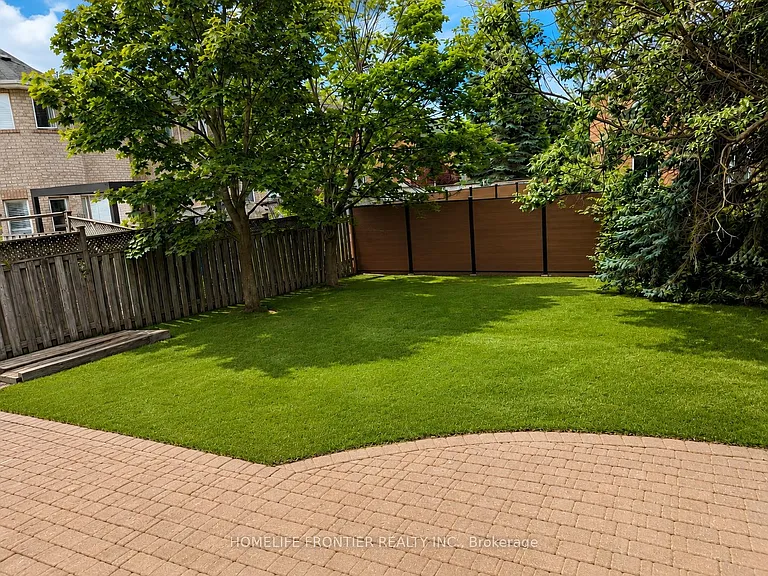 87 Estate Garden Dr — Photo 17