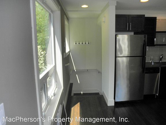 3rd image of 1704 Dexter Ave N #A