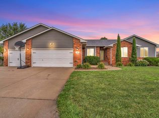 116 Victoria Rd, Newton, KS 67114