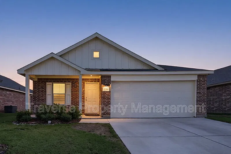 3 bed, 2.0 bath, 1298 sqft, $1,850 — Photo 2
