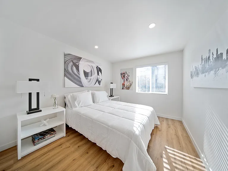 448 N 6th St — Photo 35