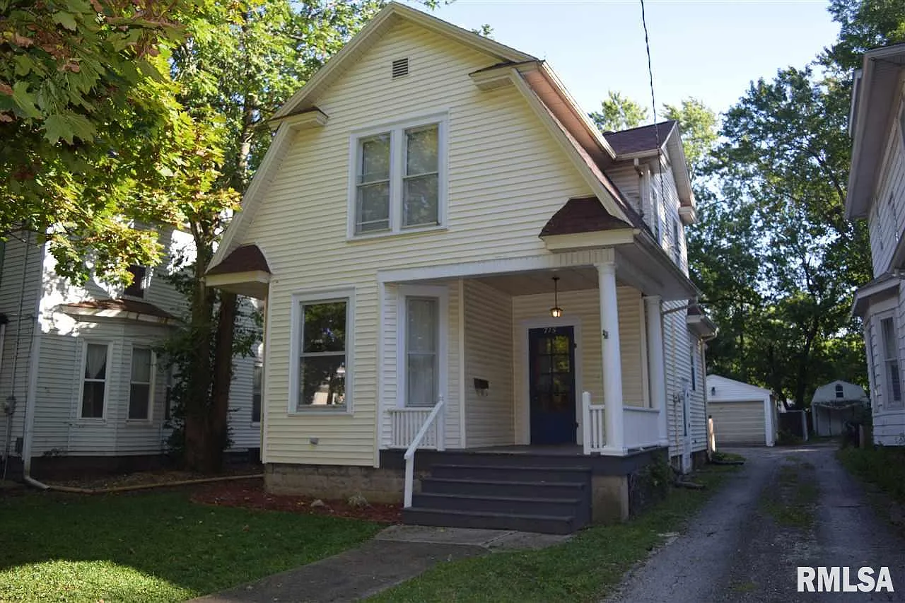 715 W Douglas Ave photo 1