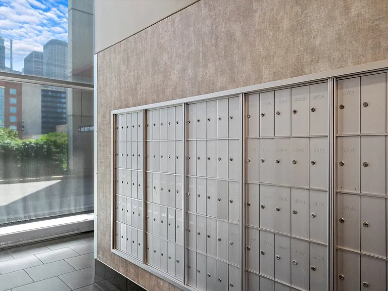 737 W Washington Blvd #2804 — Photo 30