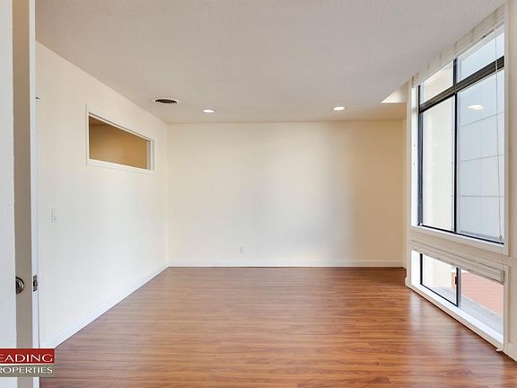Dining Area_08042021