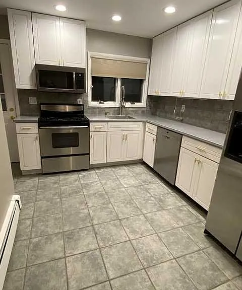 18 Shelter Hill Rd — Photo 3