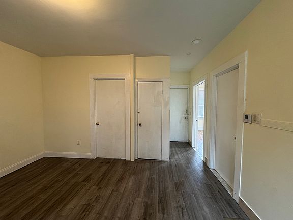 4th image of 236 W Thames St #1