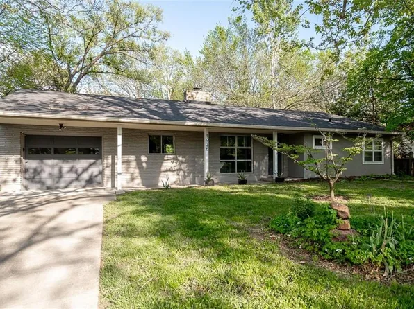 1926 Vermont St, Lawrence, KS 66046