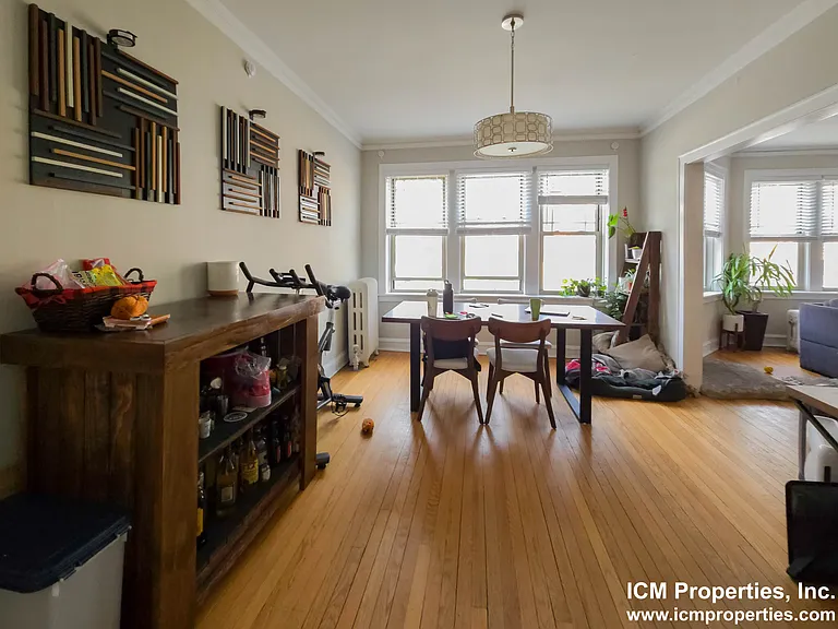 4517 N Greenview Ave #1 — Photo 1