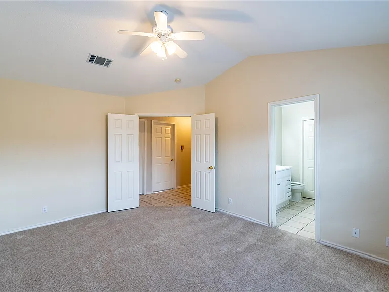 2604 Peach Tree Ln — Photo 12