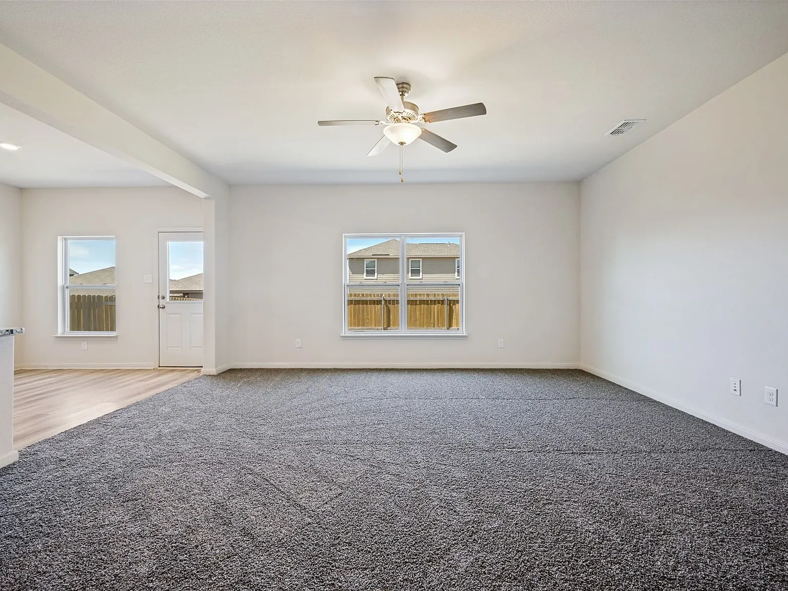 4 bed, 2.5 bath, 2056 sqft, $2,500 — Photo 3