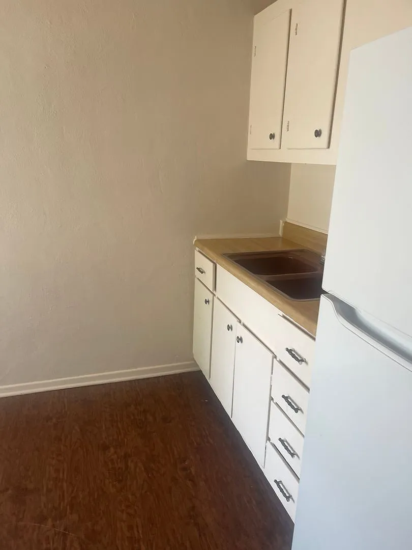 Affordable 1 Bedroom 1 Bath 40 Eglin St Apt I '' Great Location And Price $ 1000.00 '' — Photo 4