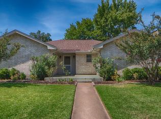 2710 Camelot Dr, Bryan, TX 77802