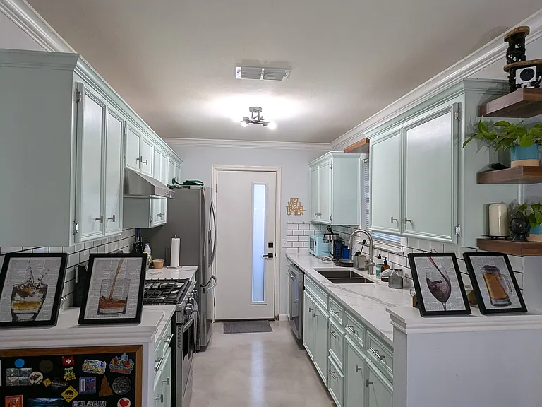 Kitchen with all modern appliances. All appliances are less than 2-years old.