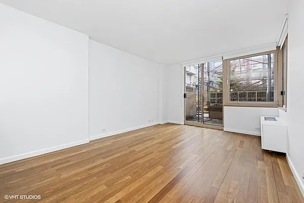 Sold by Digs Realty Group | media 7