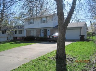 916 Woodlawn Ct, Danville, IL 61832