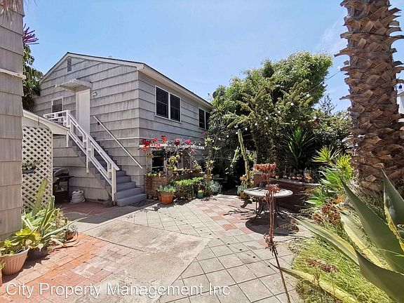 2nd image of 6520-26 La Jolla Blvd #65241/2