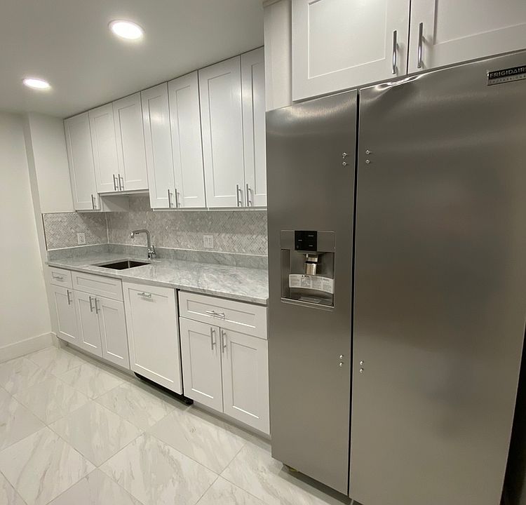 1st image of 305 E 86th St #19CE