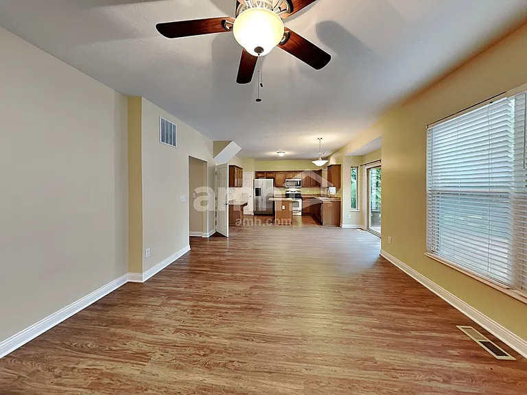 270 Huntington Dr — Photo 8