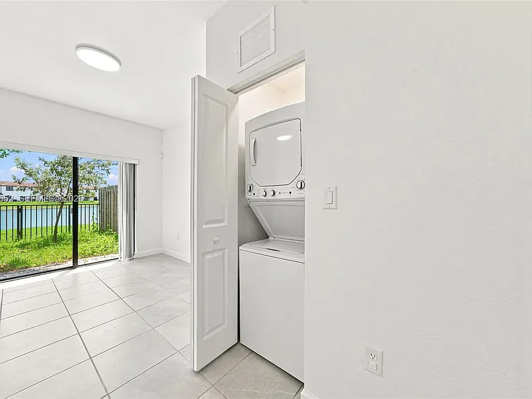 10018 SW 228th Ter — Photo 12
