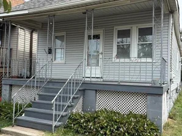 2429 Schrage Ave, Whiting, IN 46394