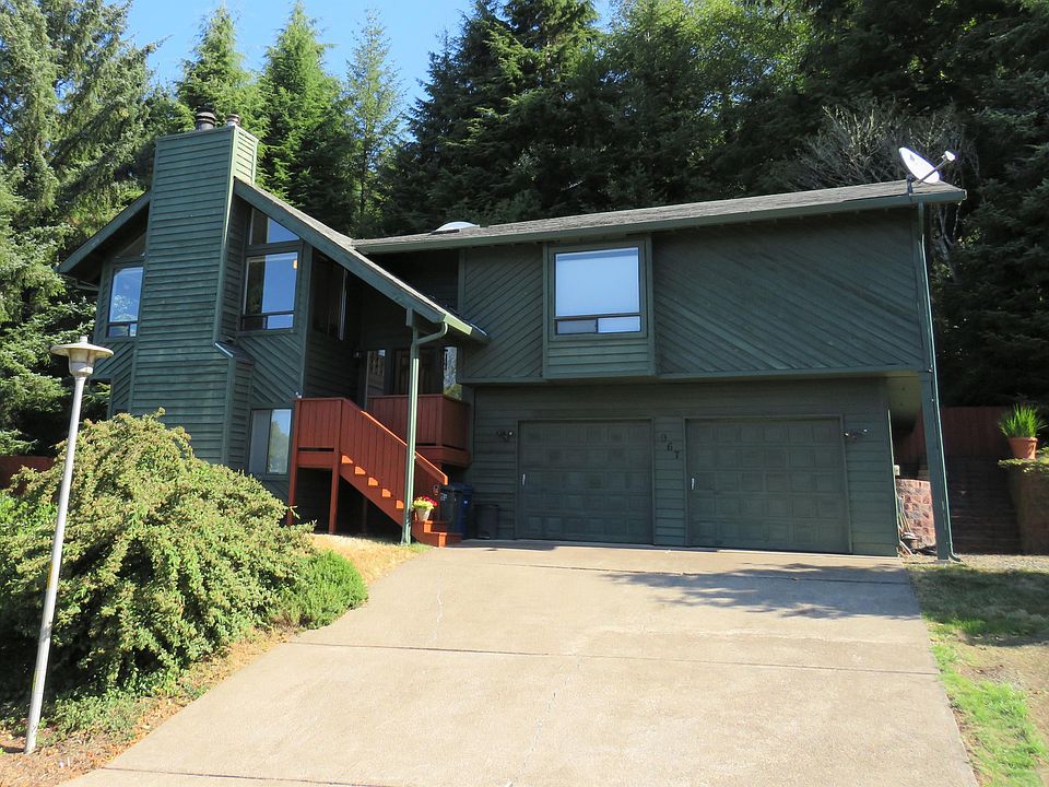1st image of 967 NE Lakewood Dr