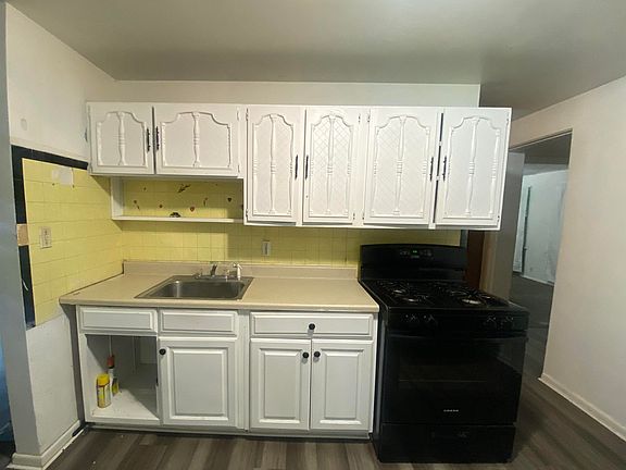 4th image of 2918 W Antoinette St