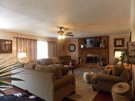 2nd image of 413 North Dr