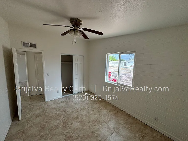 7421 E Rose Dr — Photo 8
