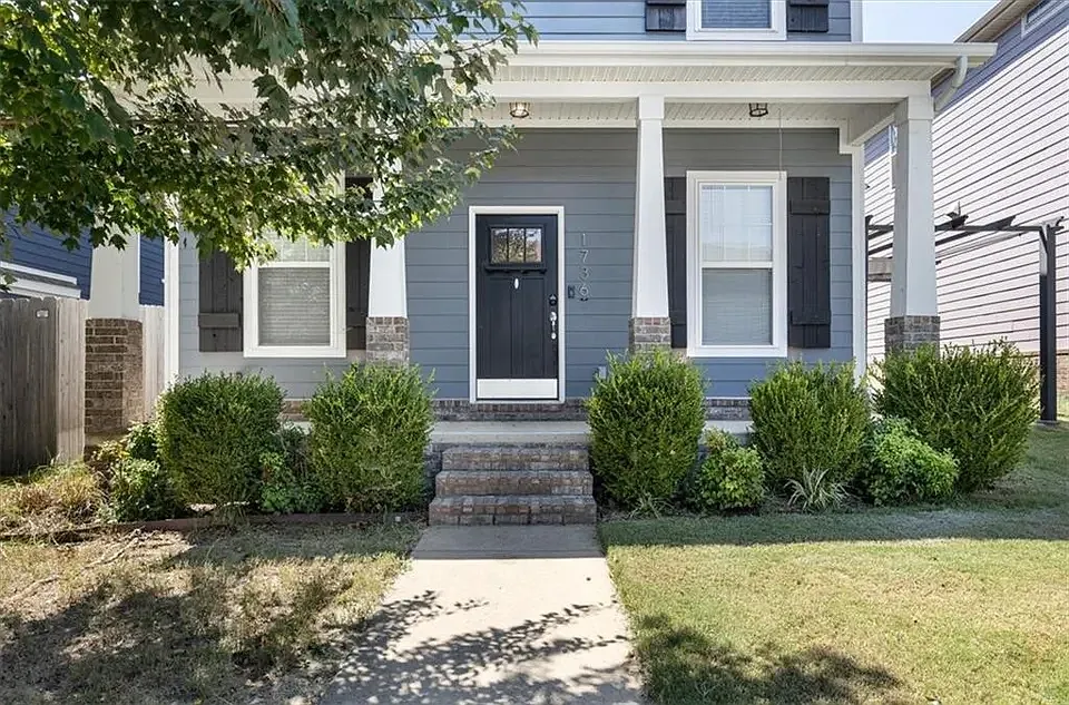 4 bed, 2.5 bath, 1680 sqft, $2,500 — Photo 2
